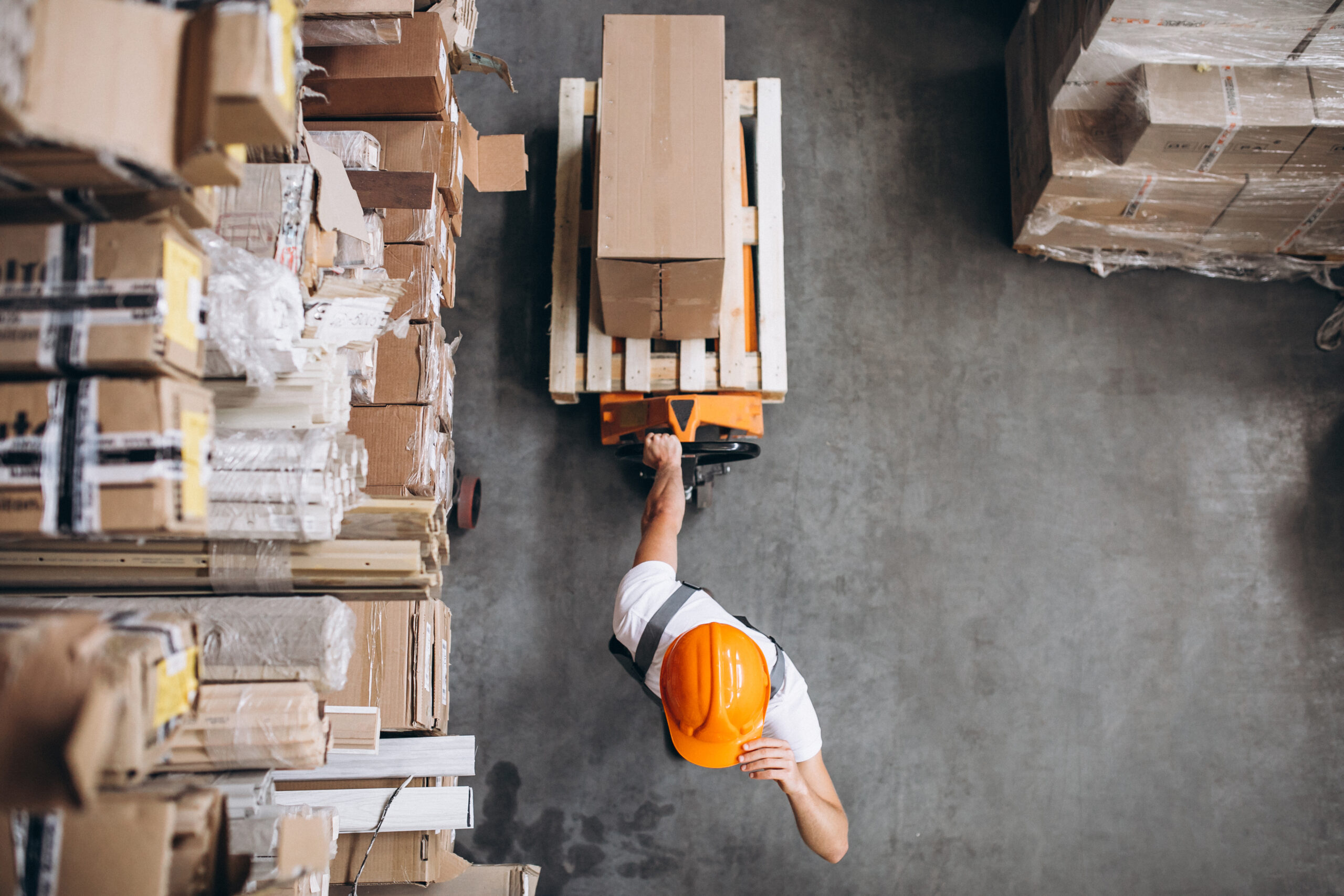 Pick and pack in the warehouse